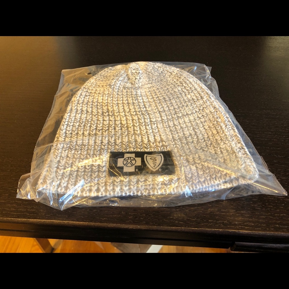 Winter hat - Picture 2 of 2